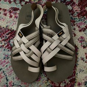 Like New Teva Sandals